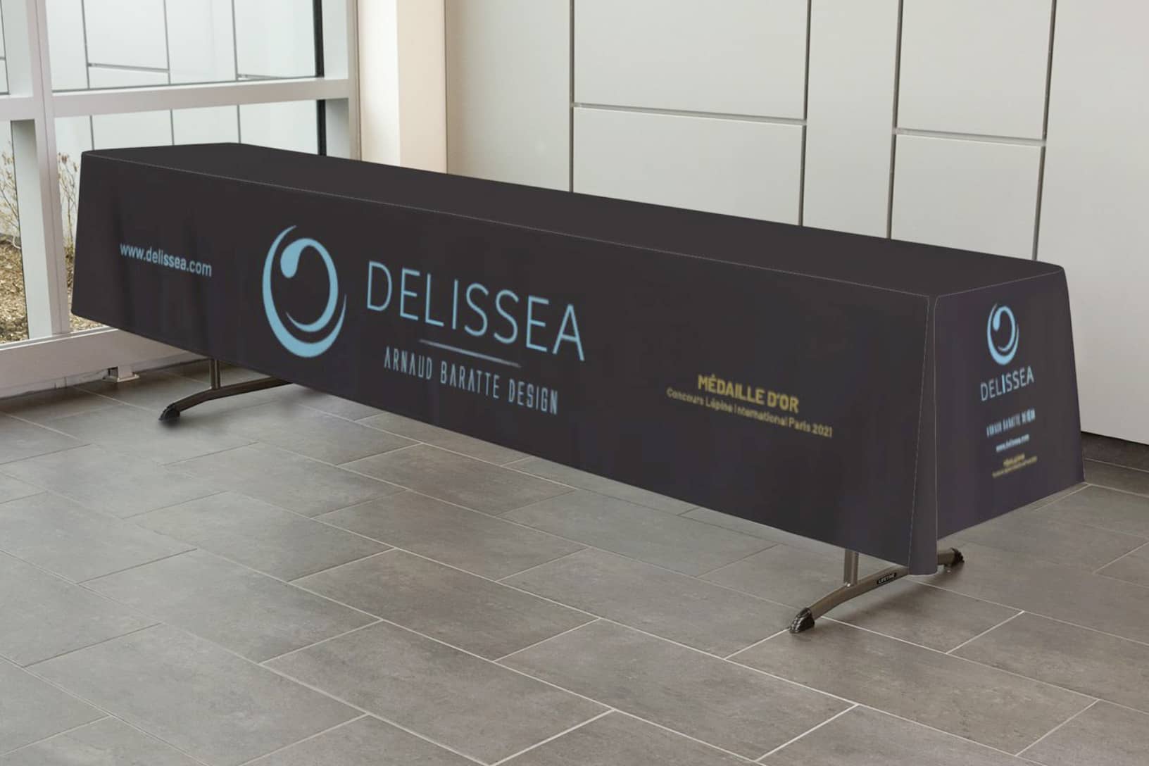 delissea's brand table wrap